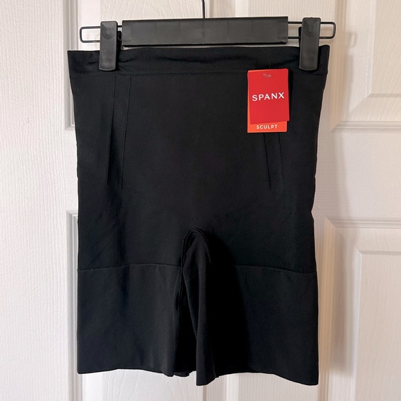 Spanx Oncore Mid thigh sculpt Short black size Large - Picture 3 of 7
